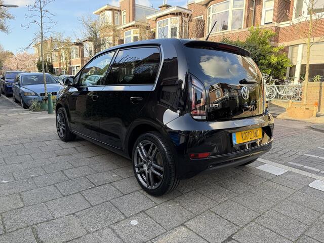 Volkswagen UP! 1.0 BMT high up!