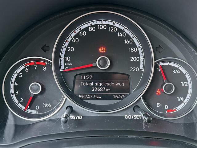 Volkswagen UP! 1.0 | 65 PK | Airco | DAB+ radio | Lane assist |