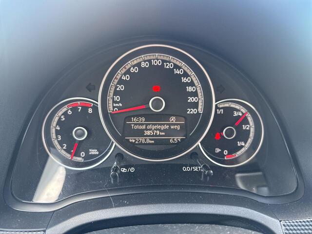 Volkswagen UP! 1.0 65pk · Airco · Radio · Bluetooth · Telefoon Dock · 14'' Inch ·