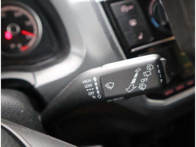 Volkswagen UP! 1.0 BMT high up! Airco / 5 deurs / Stoelverw / Elekramen / Lm15''
