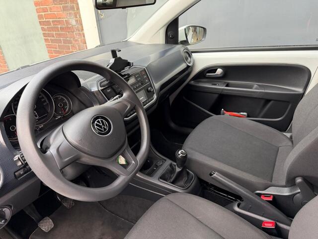 Volkswagen UP! 1.0 Exective Camera PDC Climat Cruise control Climat