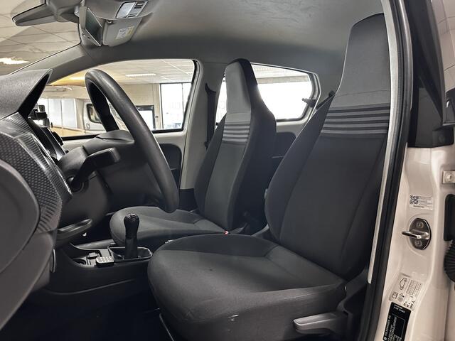 Volkswagen UP! 1.0 BMT move up!/ 5-DRS/ Maps+More/ LED Dagrijverl./ Airco/ DAB+/ Bluetooth/ Elek.Pakket/ Isofix/ C.V.Afstand/ Deelbare achterbank.