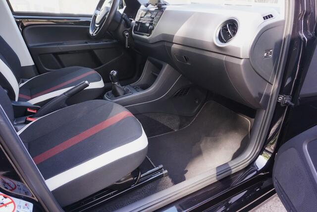 Volkswagen UP! 1.0 BMT high up!