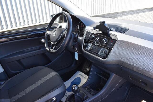 Volkswagen UP! 1.0 BMT high up! Camera, Cruise, PDC, A/C, LMV 15", Multi. stuur