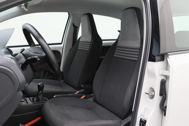 Volkswagen UP! 1.0 BMT move up! Camera, Cruise, DAB, Airco, PDC