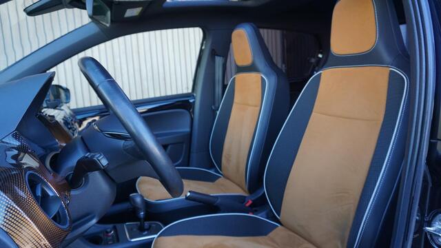 Volkswagen UP! 1.0 75pk 5Drs Automaat Special Up! Pano.Dak 17inch LM Beats Trekhaak A-Camera Cruise Control 37891km! Unieke Up!