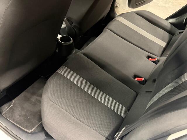 Volkswagen UP! 1.0 BMT high up! (Facelift) , Cruise control , Parkeersensor, Navi via APP, Lichtmetalen velgen, Telefoon integratie , Nieuwe APK , etc. Onderhoudshistorie vanaf 30.000 km hier volledig bekend en recent.