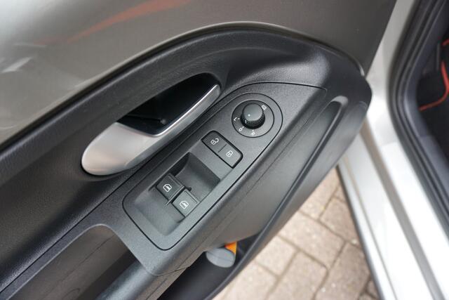 Volkswagen UP! 1.0 BMT cross up! Camera | Cruisecontr. | Climate *All in prijs*