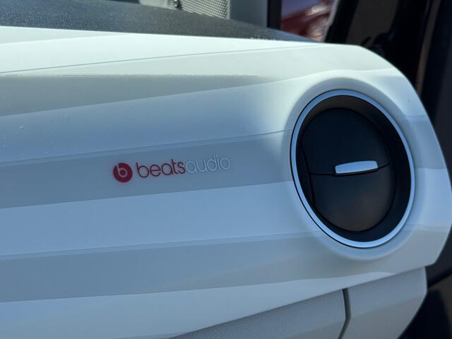 Volkswagen UP! 1.0 TSI 90PK BMT up! beats | 5 Deurs | Airco | Dealer onderhouden | Beats Audio