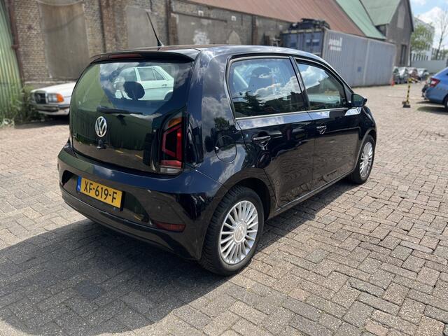 Volkswagen UP! 1.0 BMT move up!