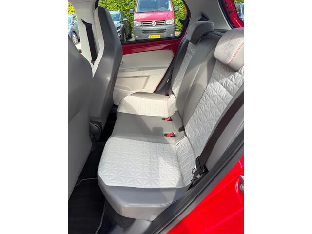 Volkswagen UP! 1.0 TSI 90PK High Up! beats Zeer bijzonder & Mooi!