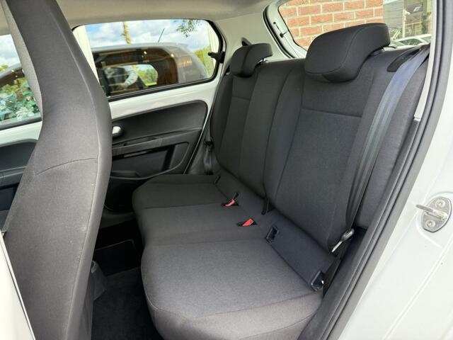 Volkswagen UP! 1.0 NIEUWE APK / NAVI.VIA.APP / AIRCO / RIJKLAAR / INCL GARANTIE