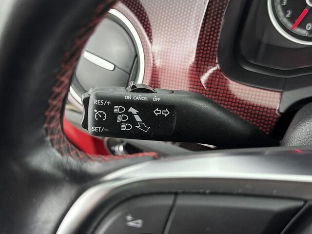 Volkswagen UP! 1.0 TSI GTI 116PK | Schuif-/Kanteldak | Stoelverwarming | BEATS Audio | Climate Control | Achteruitrijcamera | *Tornado Red*