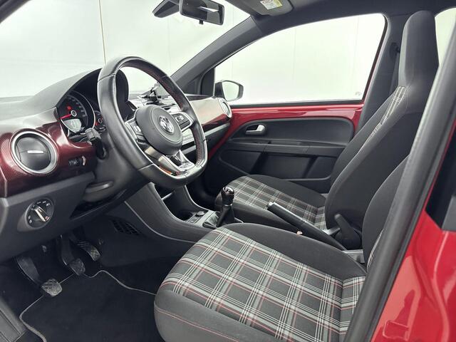 Volkswagen UP! 1.0 TSI GTI 116PK | Schuif-/Kanteldak | Stoelverwarming | BEATS Audio | Climate Control | Achteruitrijcamera | *Tornado Red*