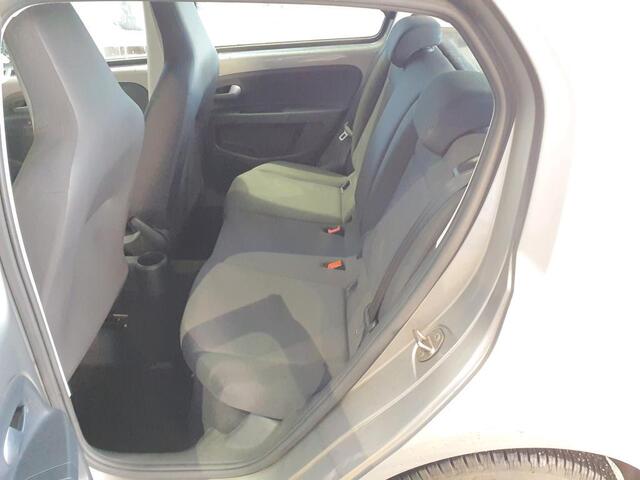 Volkswagen UP! 1.0 Move up! Achteruitrijcamera | Climate Control | Stoelverwarming | Parkeersensoren | Cruise Control |