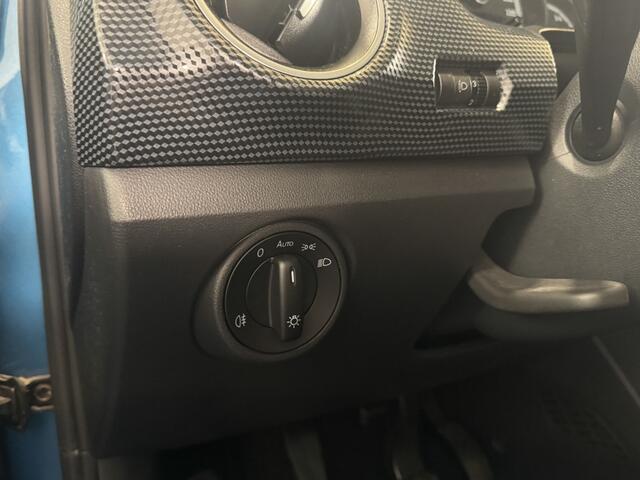 Volkswagen UP! 1.0 BMT move up! | Airco | Zeer lage KM-stand |