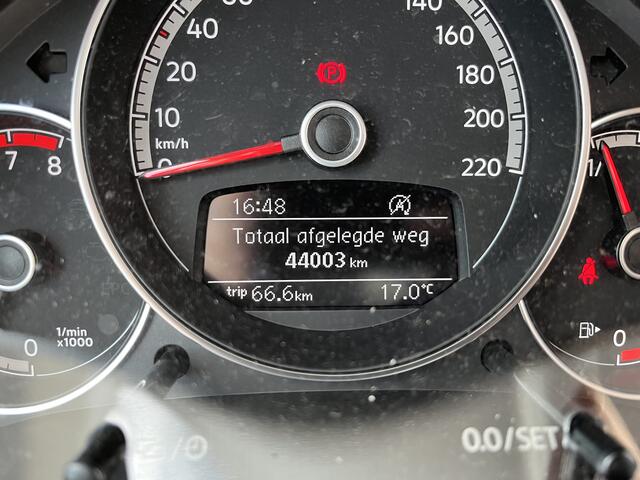 Volkswagen UP! 1.0 / AIRCO / DAB / BLUETOOTH / START/STOP / ZEER ZUINIG