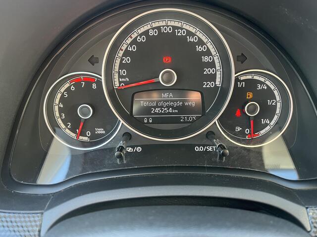 Volkswagen UP! 1.0 BMT move up! 1 ste eigenaar, perfect aantoonbaar onderhouden, airco, 5 deuren.