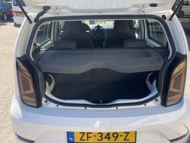 Volkswagen UP! 1.0 BMT move up! 1 ste eigenaar, perfect aantoonbaar onderhouden, airco, 5 deuren.