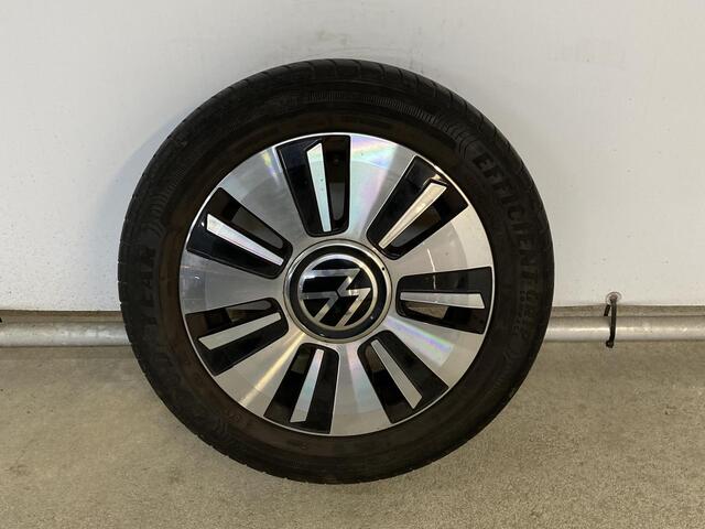 Volkswagen UP! e-Up! e-up! Style 83 pk | Navigatie via App | Autom. airco | Cruise control | Parkeersensoren achter | Achteruitrijcamera | Stoelverwarming |
