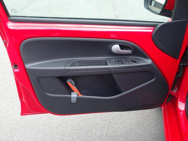 Volkswagen UP! 1.0 BMT move up! Airco, elektrische ramen, spiegels, centrale vergrendeling, dab, enz.