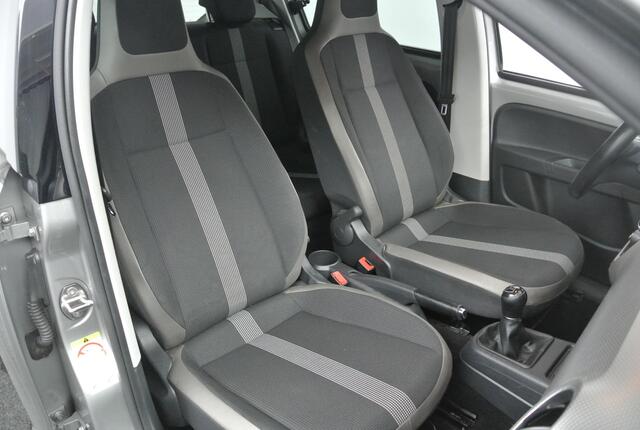 Volkswagen UP! 1.0 BMT high up! | Winterpakket | Dakpakket | 15" Velgen |