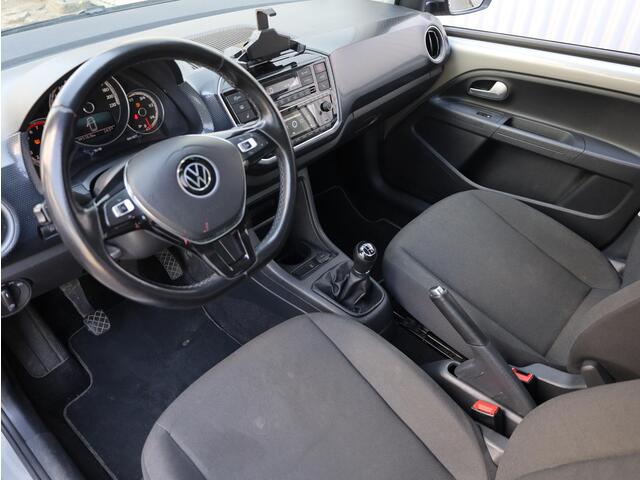 Volkswagen UP! 1.0 Move up! Achteruitrijcamera | Climate Control | Stoelverwarming | Parkeersensoren | Cruise Control |