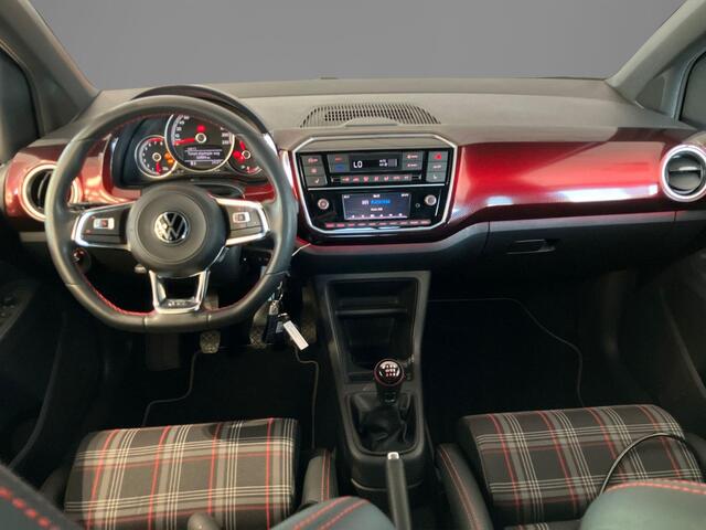 Volkswagen UP! 1.0TSI/115PK GTI · Milltek uitlaat · Camera · Cobra kuipstoelen · Garantie t/m 11-08-2027 of 100.000km