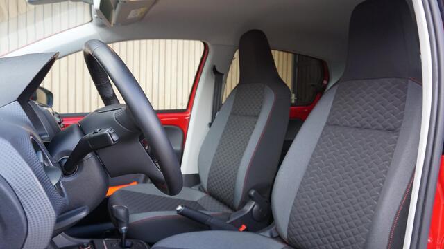 Volkswagen UP! Automaat 1.0 75pk BMT high up! Join 5 drs Airco Stoelverw Cruise controle *33369 km* 15 inch LM PDC *Dealer onderhouden*