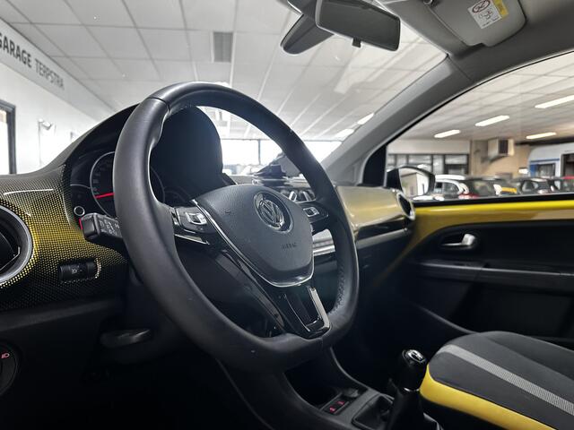Volkswagen UP! 1.0 BMT R-Line/ Maps+More!/ Camera/ 17''LMV/ Cruise!/ DAB+/ Airco/ Bluetooth/ Multi.LEDER.Stuur/ Elek.Pakket/ Isofix/ PDC Achter.