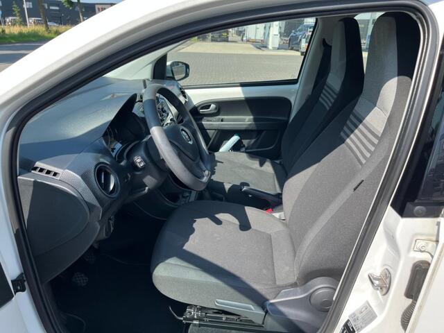 Volkswagen UP! 1.0 BMT move up! - Airco - Cruise control - Dealer onderhouden