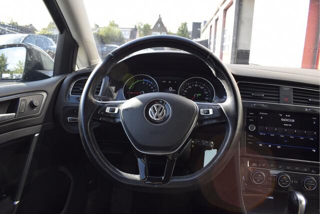 Volkswagen e-Golf E-DITION Trekhaak, Adaptive cruise, Stoelverwarming, Carplay, PDC, DAB