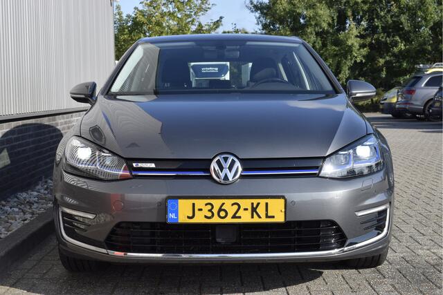 Volkswagen e-Golf E-DITION Trekhaak, Adaptive cruise, Stoelverwarming, Carplay, PDC, DAB