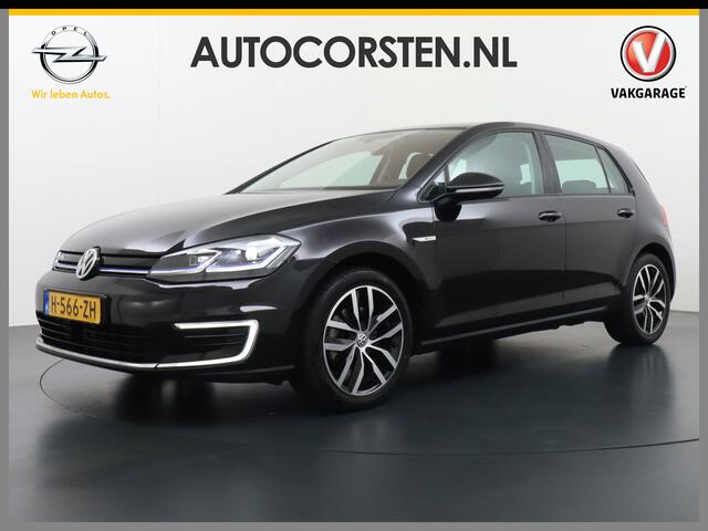 Volkswagen e-Golf AUT SOH=92% Adaptieve Cruise Warmtepomp App-Connect Apple Carplay Android Auto Climatronic Stoelverwarming DAB+ Led Virtual Cockpit Winterpakket Licht/Regensensor Pdc App-Connect Lmv 17" E-DITION 136PK 290NM Koppel slechts 44.000km