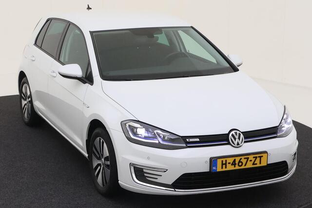 Volkswagen e-Golf E-DITION / Led / Climate controle / Navigatie / Parkeersensoren V+A / Lichtmetaal 17 inch /