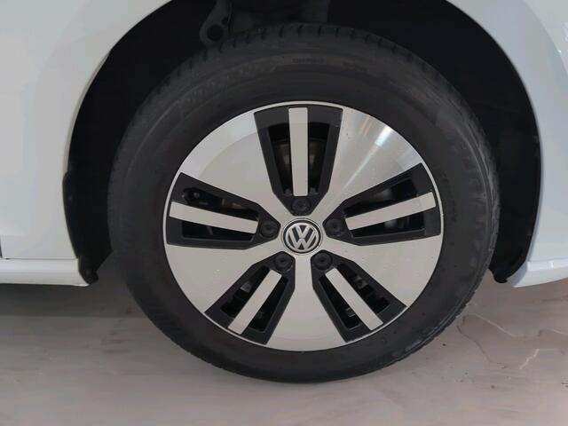 Volkswagen e-Golf E-DITION / Led / Climate controle / Navigatie / Parkeersensoren V+A / Lichtmetaal 17 inch /