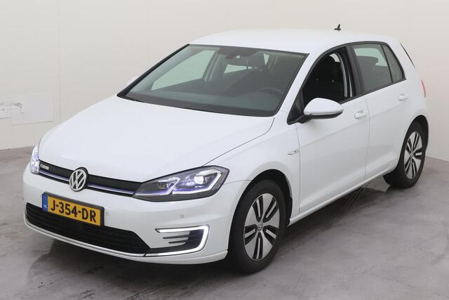 Volkswagen e-Golf E-DITION Clima / Parkeersensoren / Navigatie / LED / Voorruit verwarmbaar