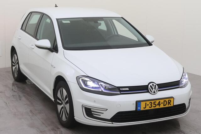 Volkswagen e-Golf E-DITION Clima / Parkeersensoren / Navigatie / LED / Voorruit verwarmbaar