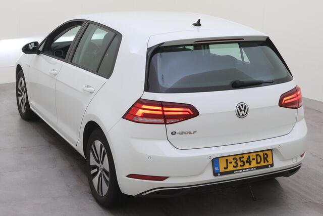 Volkswagen e-Golf E-DITION Clima / Parkeersensoren / Navigatie / LED / Voorruit verwarmbaar