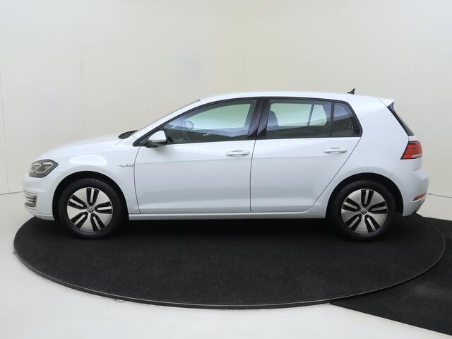 Volkswagen e-Golf E-DITION | Digital cockpit | Navigatie | LED verlichting | Parkeersensoren | Adaptieve cruise control | Climate control | DAB radio |
