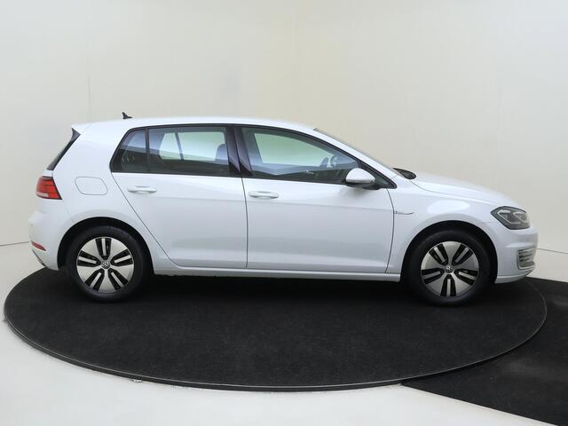Volkswagen e-Golf E-DITION | Digital cockpit | Navigatie | LED verlichting | Parkeersensoren | Adaptieve cruise control | Climate control | DAB radio |