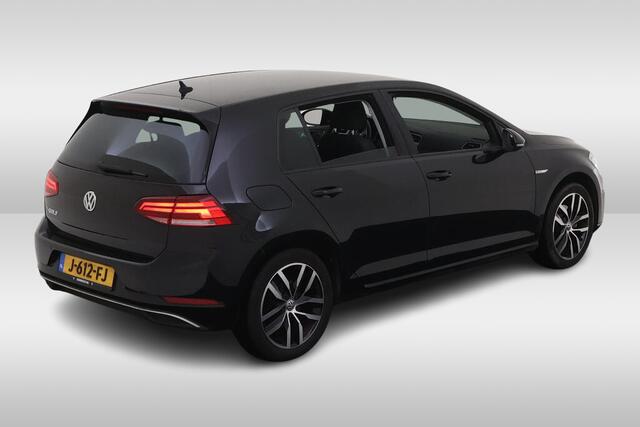 Volkswagen e-Golf E-DITION Navigatie / Parkeersensoren / Voorruitverwarming / LED / Clima / 17"LM