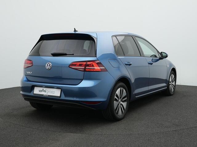 Volkswagen e-Golf 115 pk | Navigatie Discover Pro | Stoelverwarming | Adaptive Cruise | Parkeersensoren voor/achter