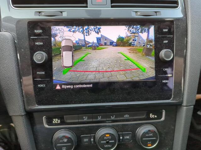 Volkswagen e-Golf E-DITION / Navigatie / App connect / LED / Camera / Parkeersensoren V+A /