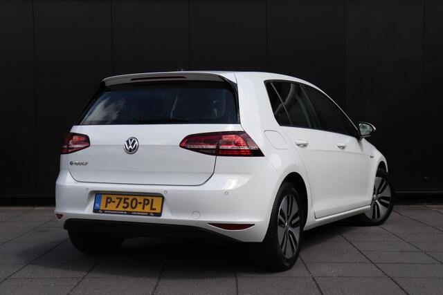 Volkswagen e-Golf 116 PK | SOH 83,6% | NAVI | STOELVERWARMING | PARK PILOT