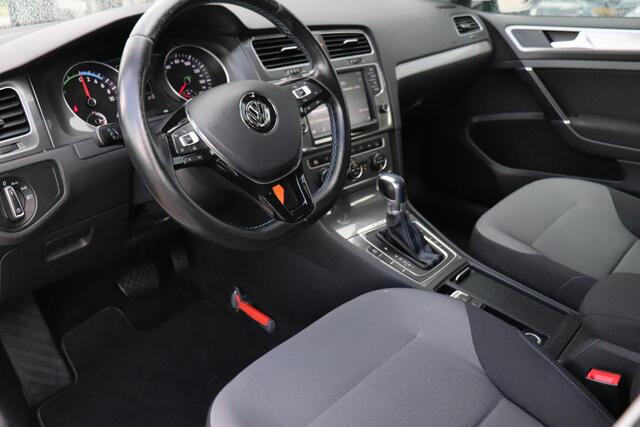 Volkswagen e-Golf 116 PK | SOH 83,6% | NAVI | STOELVERWARMING | PARK PILOT
