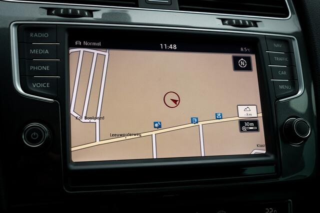 Volkswagen e-Golf 85 Kw 24 kWh | Adap. Cruise | Carplay | Org. NL | LED | PDC | Voorruitverwarming