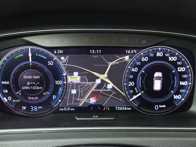Volkswagen e-Golf E-DITION | 136 PK | Navigatiesysteem | Voorstoelen & voorruit verwarmd | Adaptive cruise control |