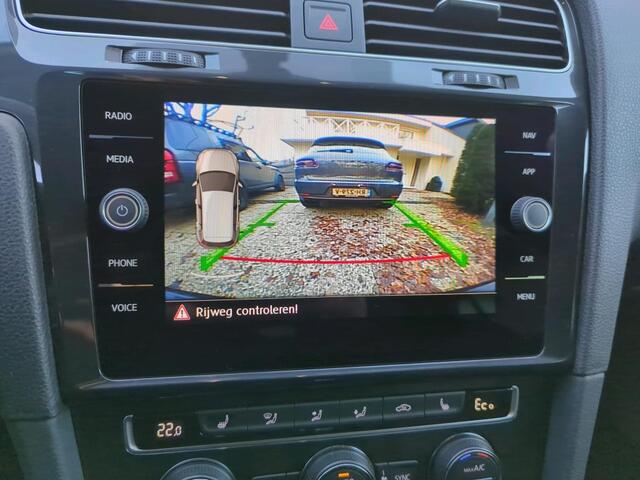 Volkswagen e-Golf E-DITION / Lederen Bekleding / Digitaal dashboard / Navigatie / Camera / Parkeersensoren V+A