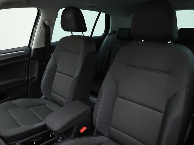 Volkswagen e-Golf E-DITION 100kW/136PK · Navigatie · LED · Camera + Parkeersensoren · Warmtepomp ·